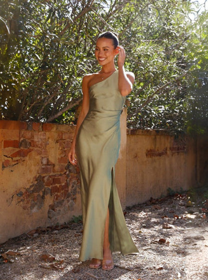 Paloma | Robe sexy à fente asymétrique